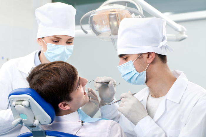 В стоматологический кабинет г. Запорожья требуется ассистент стоматолога, медсестра. Полная занятость. Zooble.com.ua