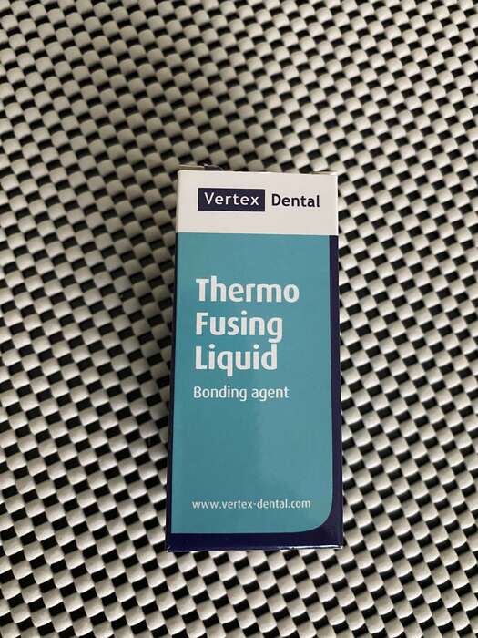 VertexThermo Fusing Liquid - рідина для ремонту, переробки та перебазування протезів Приблизно 25 мл Zooble.com.ua