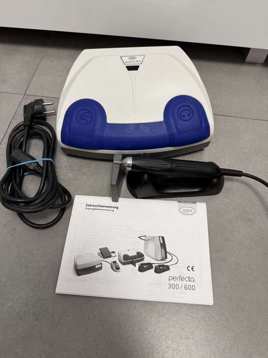 W&H Perfecta 300 LA-323 F — зуботехнічний безщітковий мікромотор з ножним блоком управління.Виробник Австрія,відмінний. Zooble.com.ua