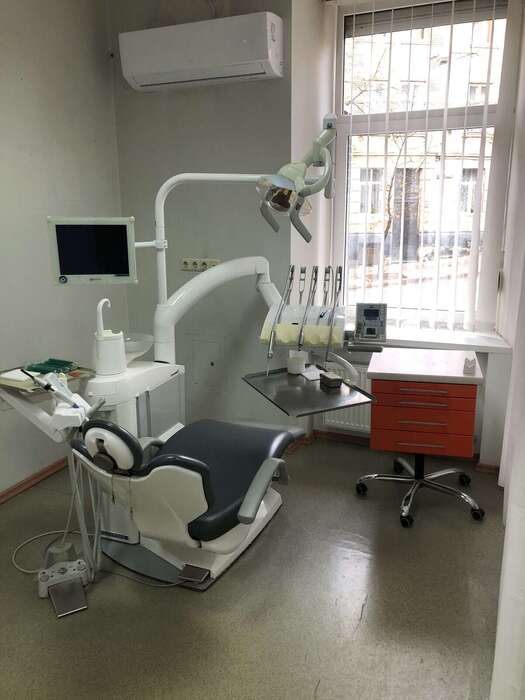 Здається в аренду повністю автономний стоматологічний кабінет , 2 установки Stern Weber автоклав Melag ренген установка Zooble.com.ua