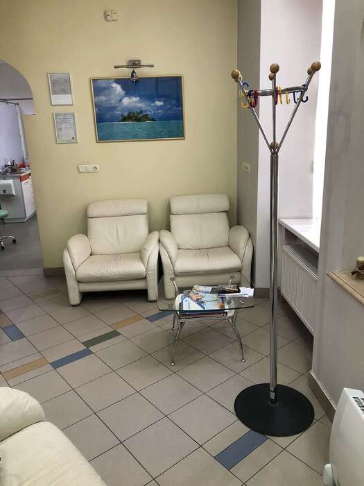 Здається в аренду повністю автономний стоматологічний кабінет , 2 установки Stern Weber автоклав Melag ренген установка Zooble.com.ua