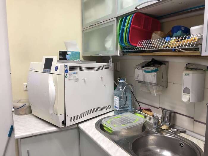 Здається в аренду повністю автономний стоматологічний кабінет , 2 установки Stern Weber автоклав Melag ренген установка Zooble.com.ua