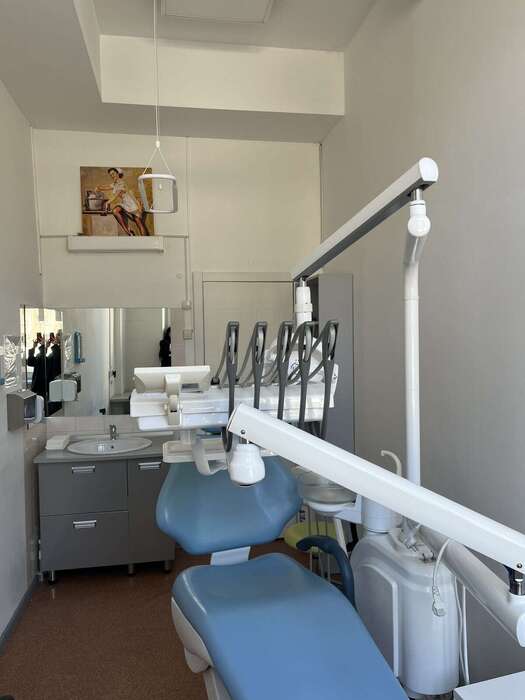 Здаються в оренду кабінети у стоматологічній клініці. Адреса: вул. Олександра Довженка 3 5 хвилин від метро Шулявка. Zooble.com.ua