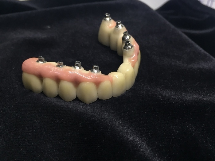 Зубний технік шукає для співпраці лікаря стоматолога Zooble.com.ua